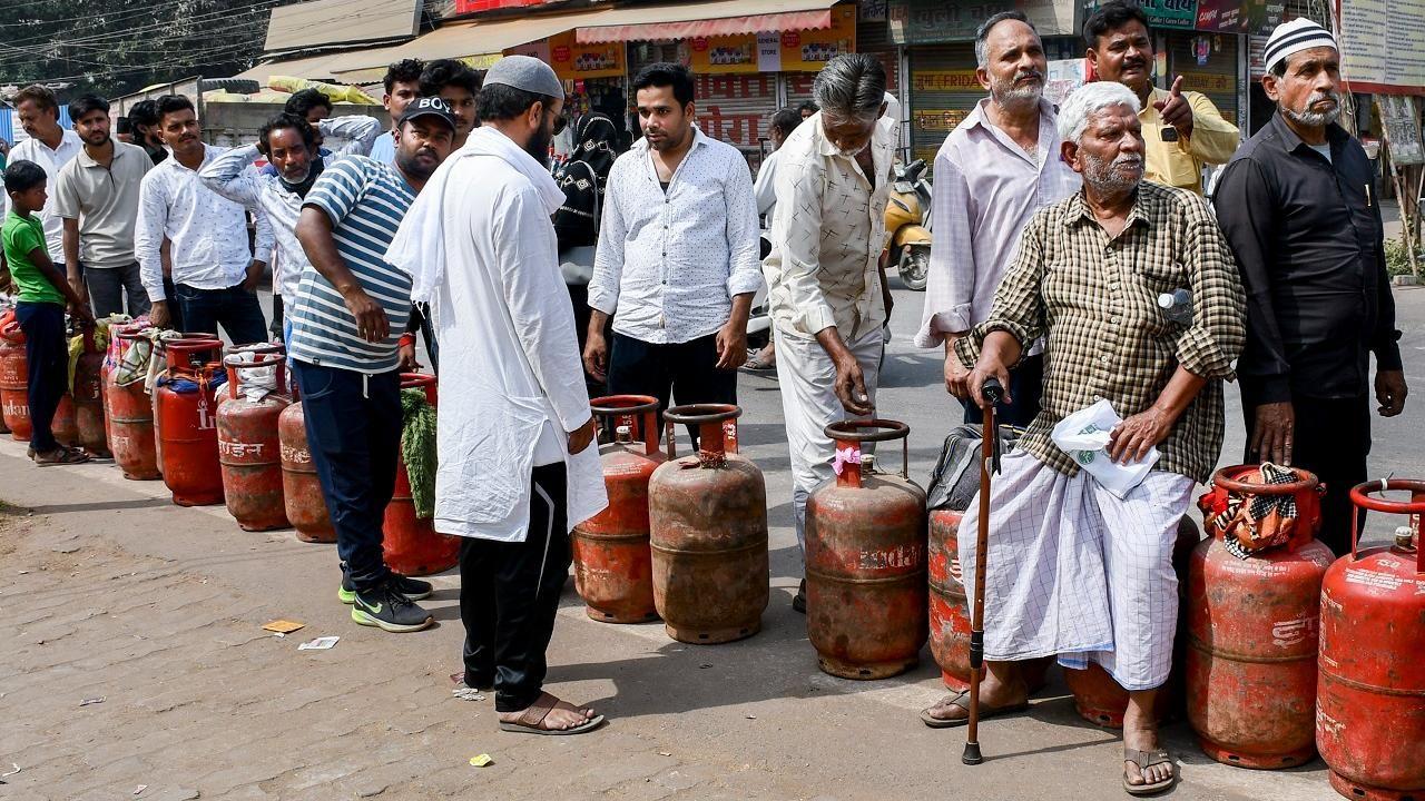 Gujarat residents report timely LPG supplies as Govt dismisses shortage rumours